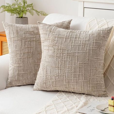 BEBUSINGOTO Lot de 2 housses de coussin décoratives 45 x 45 cm, coussins de canapé en chenille douce et solide, style ferme, housses de coussin printanières, kaki clair (1/5)