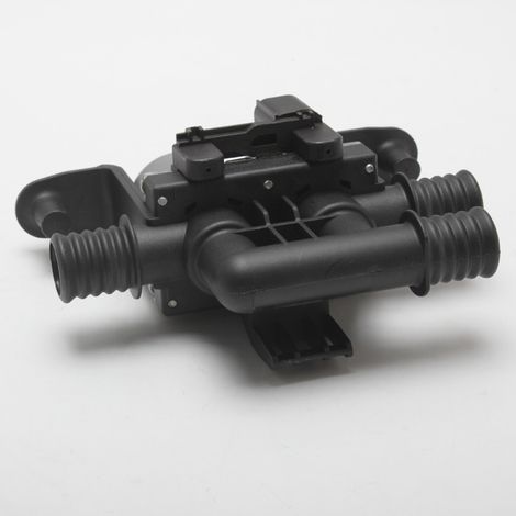 64116910544 1147412166 is applicable to the BMW 2013 E70 X5 and 2006 E53 X5.