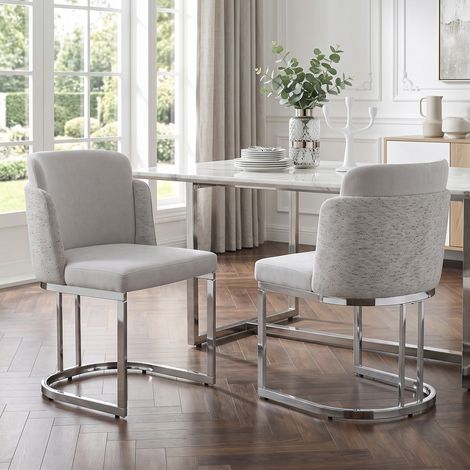 Deux chaises de salle à manger confortables et respirantes, idéales pour les restaurants, salons, cafés et autres lieux. Style moderne, pieds de chaise en acier galvanisé argenté, revêtement en chenil (1/4)