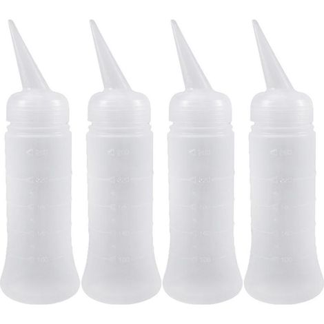 4 leere Plastikflaschen