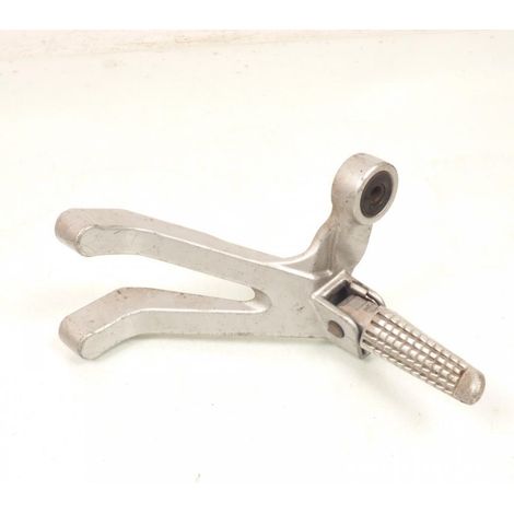 [PRODUIT D'OCCASION] Platine de repose pied passager gauche origine pour Moto Suzuki (1/2)