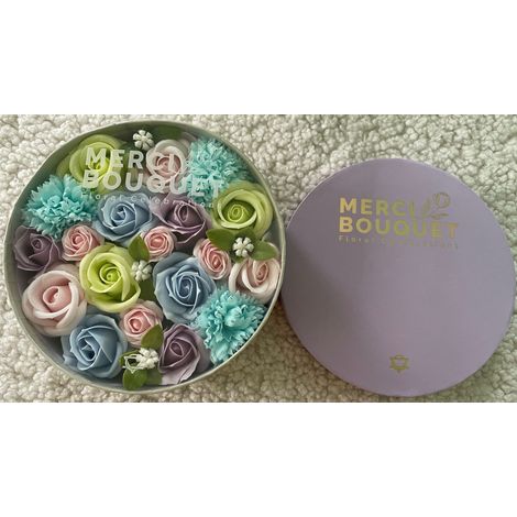 Boîte Ronde - Bénédictions de Bébé - Bleus- Vendu par 1 (1/4)