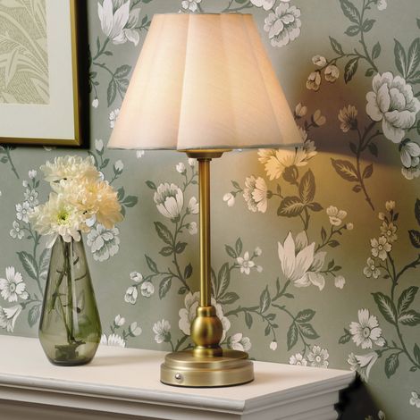 Papier peint intissé Laura Ashley Bradenbury trail antique green 1005 x 52cm