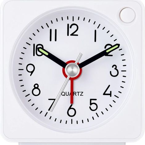 Réveil analogique classique de voyage avec fonction snooze et lumière, mini-réveil, petite taille, réveil silencieux sans tic-tac, réveil crescendo, facile à utiliser blanc (1/5)