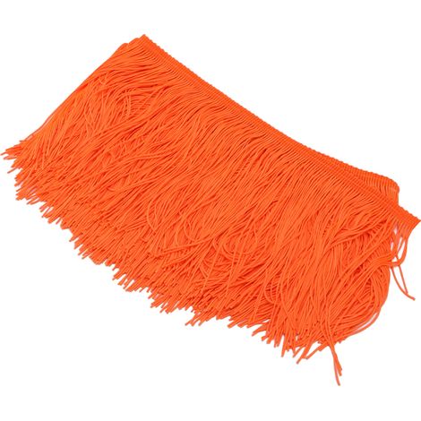 Nappe à longs pompons orange et rouge, douce et charmante, aux couleurs vives, idéale pour la décoration de fêtes à la maison ou à faire soi-même.