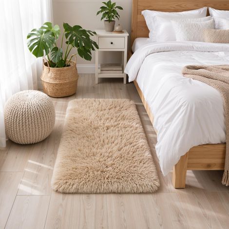 Tapis Chambre Shaggy Beige Sable 50x80cm Doux Et Moelleux, Moderne Élégant, Dessous Antidérapant, Parfait Pour Salon Et Chambre Garçon/Fille (1/5)