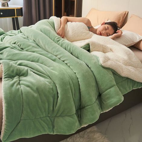 Couverture Polaire Épaisse Double Couche en Flanelle et Sherpa,200x230cm Plaid Hiver Ultra Chaud,Couverture Uni pour Lit,Vert (1/4)