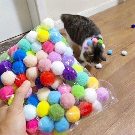 Balles pour chats - 100 balles en mousse souple - Silencieuses - Pour chats et chatons - 3 cm - Stimulent l'activité physique et l'instinct de chasse - Sans danger pour les chats et les meubles (1/3)