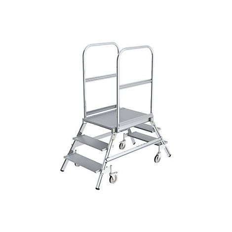 Escalera con tarima de ascenso por ambos lados  plataforma y