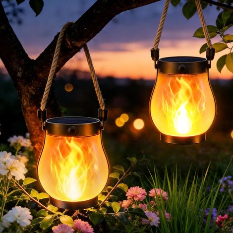 Lot de 2 lanternes solaires d'extérieur étanches à flamme vacillante avec double charge USB et solaire, lanternes décoratives à suspendre pour jardin, terrasse, cour, porche, table (1/5)