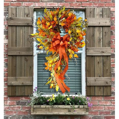 1 corona artificial de otoño con enredaderas para la puerta principal, ideal para una fiesta de la cosecha o para decorar la pared en Acción de Gracias. (1/5)