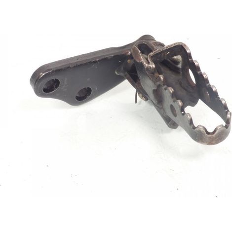 [PRODUIT D'OCCASION] Platine de repose pied pilote droit origine pour Moto Suzuki 50 (1/2)