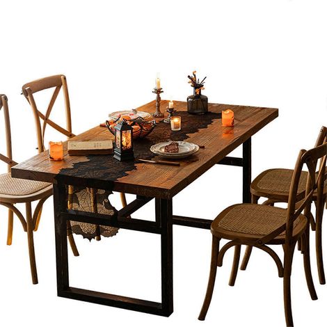 Nappe noire à motifs de toiles d'araignée et de chauves-souris pour Halloween, idéale pour les fêtes et les maisons hantées. (1/5)