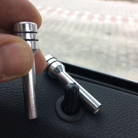 GARRYFIZH Lot de 2 goupilles de verrouillage de porte de voiture, style intérieur, bouton de levage de voiture adapté aux modèles Mercedes-Benz, Ford, BMW, Chevrolet, Honda (1/5)