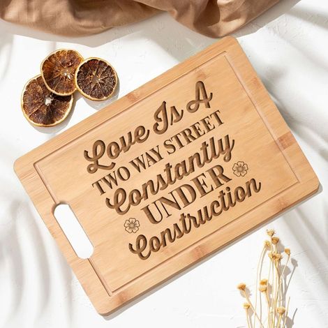 Planche à découper "Toi et moi" gravé – Cadeau couple, mariage, anniversaire (1/5)