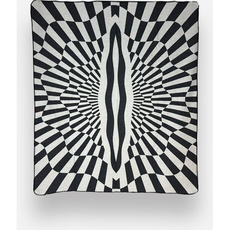 OP-ART Power Pussy Throw (1/4)
