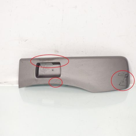 [PRODUIT D'OCCASION] Trappe vide poche droit origine pour Suzuki 650 Burgman 2013 à (1/3)