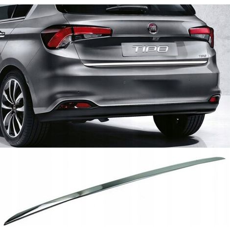 Cornice cromata per il portellone del bagagliaio della Fiat Tipo Hatchback. (1/5)