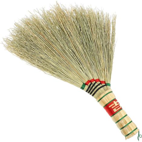 à main artisanal avec manche ergonomique balai en paille