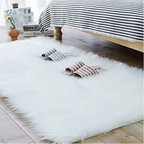Tapis en Peau de Mouton synthétique,Tapis Fausse Fourrure,Cozy Sensation comme véritable Laine Tapis en Fourrure synthétique, Man Made Luxe Laine Tapis de Canapé Coussin(Blanc, 60x90cm Carré) (1/5)