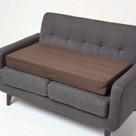 HOMESCAPES Coussin d'assise déhoussable pour canapé 2 places en suédine, Chocolat (1/4)