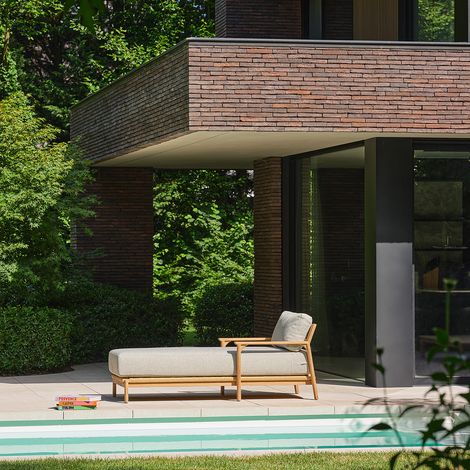 Bain de soleil en teck avec coussins gris chiné (1/5)