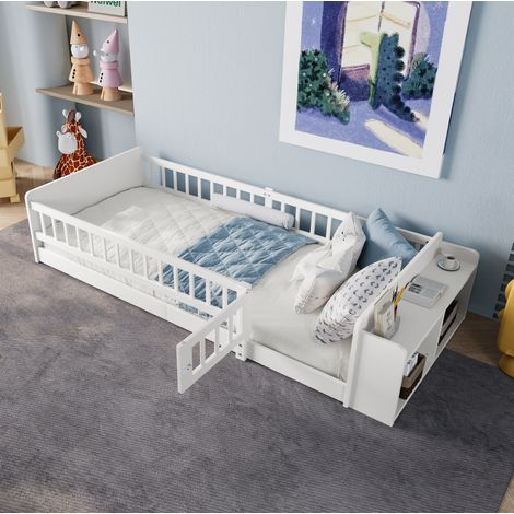 Letto per bambini in legno di pino bianco 90x200 cm con scaffali aperti e cancelletto apribile (1/5)