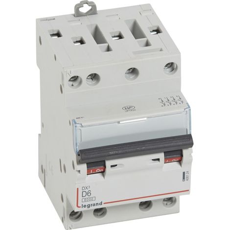 Disjoncteur DX³6000 10kA arrivée haute et départ bas à vis 4 Pôles 400V 6A courbe D pour peigne HX³ optimisé LEGRAND 408124 (1/2)