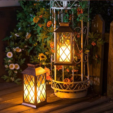Juego de 2 luces solares colgantes, faroles solares LED parpadeantes sin llama para mesa, patio, césped y decoración de exterior. (1/5)