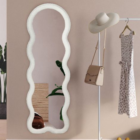 Espejo Wave en tejido bouclette crema 150 x 50 cm