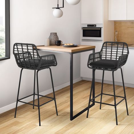 Lote de 2 taburetes de bar SUMMER con reposabrazos de ratán negro y patas de metal negro