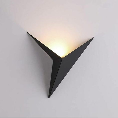 Lámpara de pared triangular de diseño creativo, de color negro con luz blanca cálida, fabricada en metal moderno, ideal para dormitorios, salas de estar y otras habitaciones. (1/5)