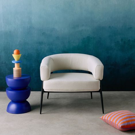 Fauteuil tissu blanc dossier incurvé piétement métal L 81.5 x P 72.5 x H 69 cm - Cristo (1/5)
