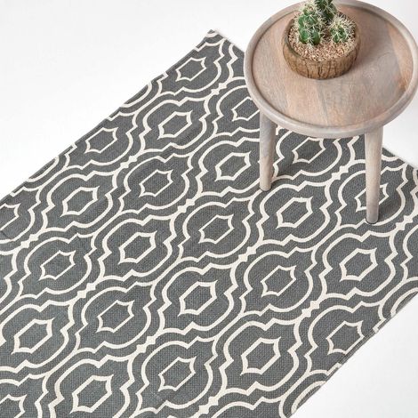 HOMESCAPES Riga Grey and White 100% Cotton Printed Patterned Rug, 120 x 170 cm