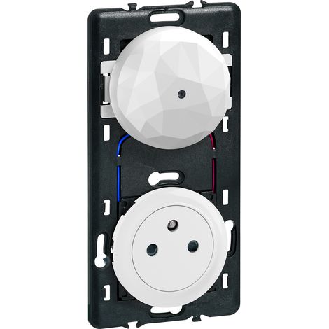 Pack Control Céliane with Netatmo avec prise 2P+T Blanc LEGRAND CB0443B (1/2)