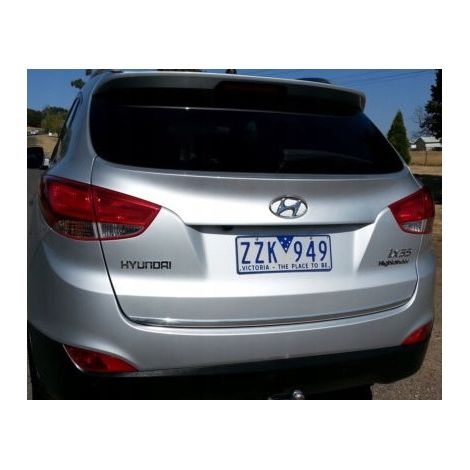 Hyundai IX35 - Embellecedor cromado de la tapa del maletero (parte trasera) (1/5)