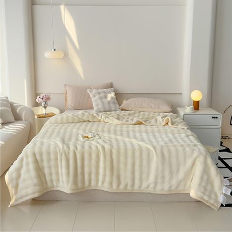 Plaid doux crème en microfibre, surface fourrure artificielle antistatique, chaud et douillet – 70 x 100 cm (1/5)