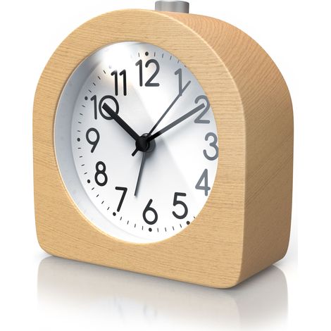 BEARWARE Wecker analog ohne Ticken - halbrund - Holz hell - Retro Design - beleuchtetes Ziffernblatt mit Licht - lautlos - Reisewecker - Weckton (1/5)