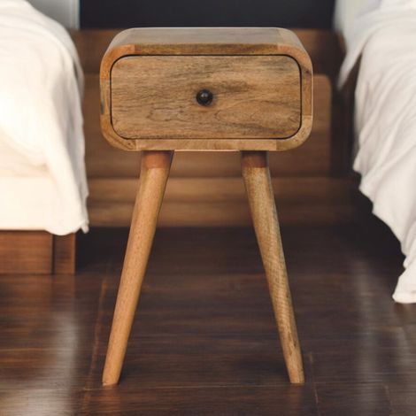 Mesita de noche nórdica de madera maciza marrón con 1 cajón y patas escandinavas
