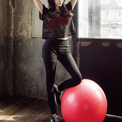 Damen-T-Shirt mit kurzen Ärmeln, schnelltrocknend und locker geschnitten, ideal für Fitness, Yoga und Radfahren im Sommer, schwarz, Größe M. (1/4)