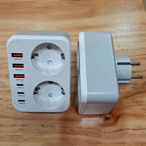 Multiprise Convertisseur EU – Idéal Bureau & Voyages,Prise européenne 8 en 1,3 ports USB3 + 3 ports Type-C (1/5)