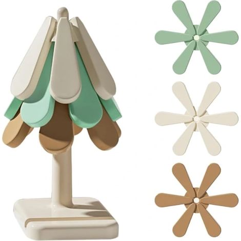 Ensemble de 4 sous-verres pliables et résistants à la chaleur en forme de sapin de Noël, parfaits pour les dîners et la décoration de la cuisine. (1/5)