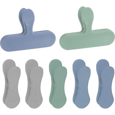 Sette clip pasquali colorate per sacchetti di cibo stretti in cucina