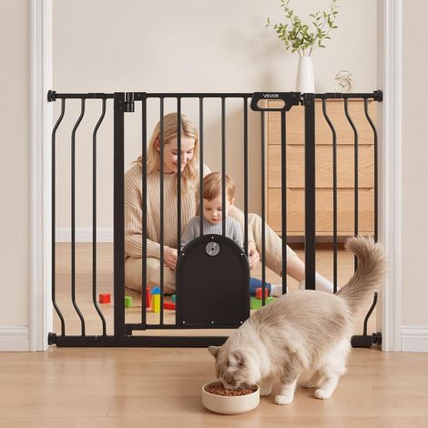 Barrière de Sécurité Bébé, Largeur Réglable 750-1110 mm, Barrière Porte avec Chatière Réglable, pour Escaliers, Passages et Maison, avec Kit de Fixation par Pression et de Fixation Murale, Noir (1/5)