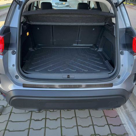 Protection Seuil de Pare-Chocs arrière - Compatible avec Citroen C5 2018-2022 - Couverture de Seuil de Coffre - Bande Seuil de Chargement - Style élégant - en Acier INOX Chromé Brossé Foncé (1/5)