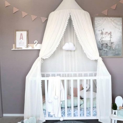 Moustiquaire de lit en dentelle blanche, idéale pour la chambre d'enfant. (1/5)
