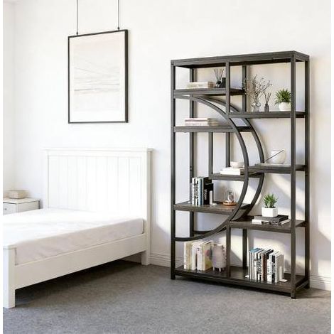 Libreria nera in metallo e legno con 9 ripiani aperti design geometrico a mezzaluna