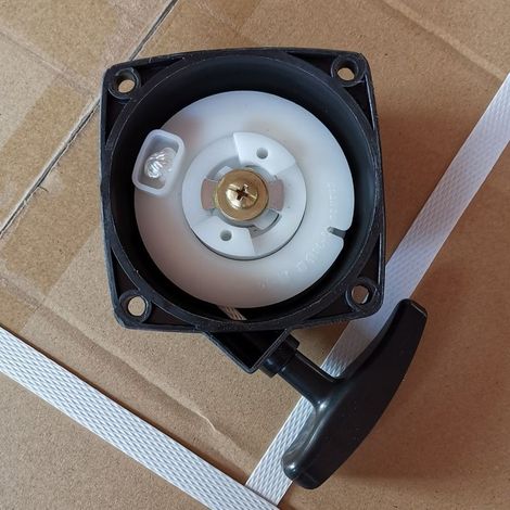 Démarreur à rappel Zenoah pour moteurs G4K et G3K, un démarreur à tirette adapté aux moteurs Komatsu G4K/G3K, facilitant le démarrage. (1/4)
