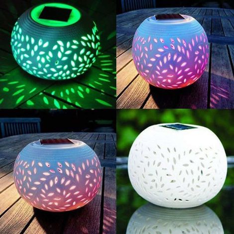 Lanterne céramique creuse solaire 7 couleurs – Lampe de table ou jardin – Motifs ajourés colorés，2 pièces