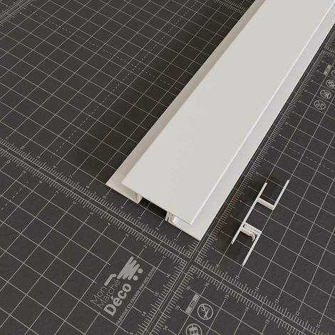 Mon Marché Déco – Profilé multifonction PVC clipsable 8 mm – Longueur 2,60 m – Flexible pour finitions discrètes – Compatible lambris intérieur